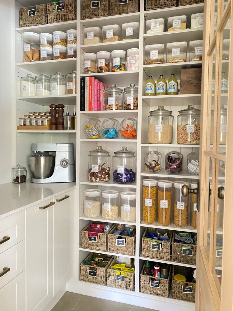 Workshop member Acewoodhome's butler's pantry