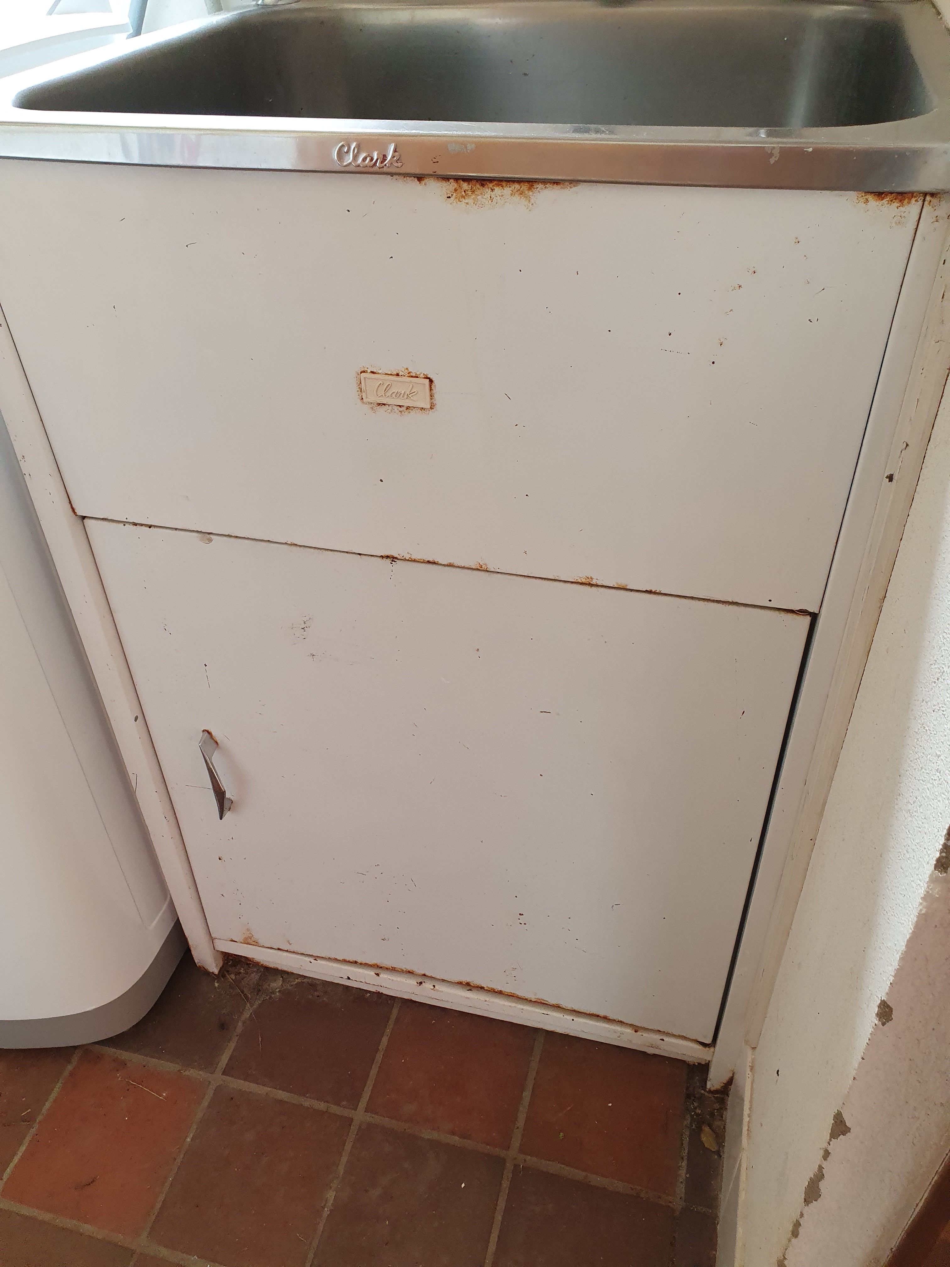 Solved Should I paint or replace laundry tub? Bunnings