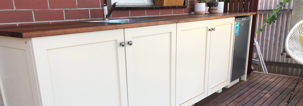 outdoor kitchenette.png