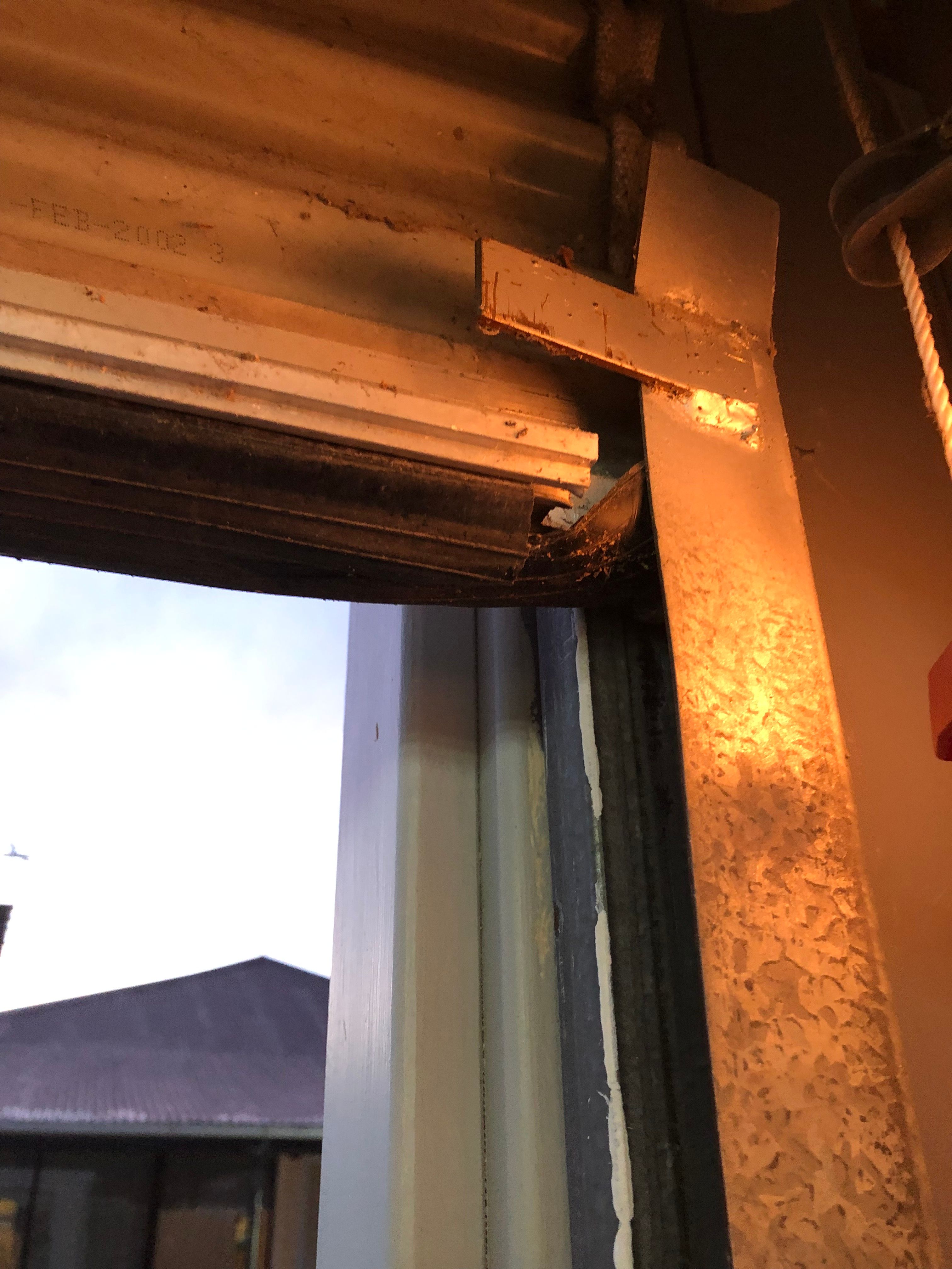 Solved How to replace garage door bottom seal? Bunnings