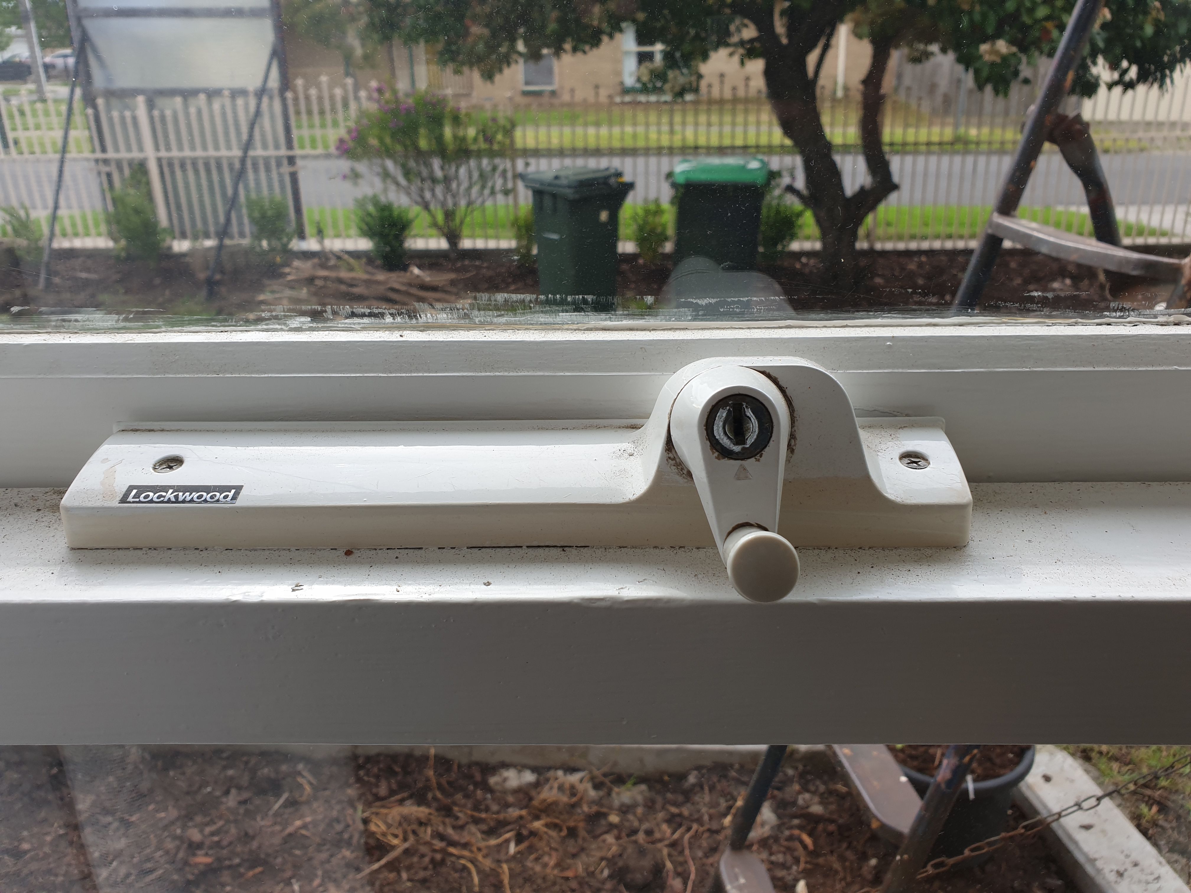Stuck window winder Bunnings community