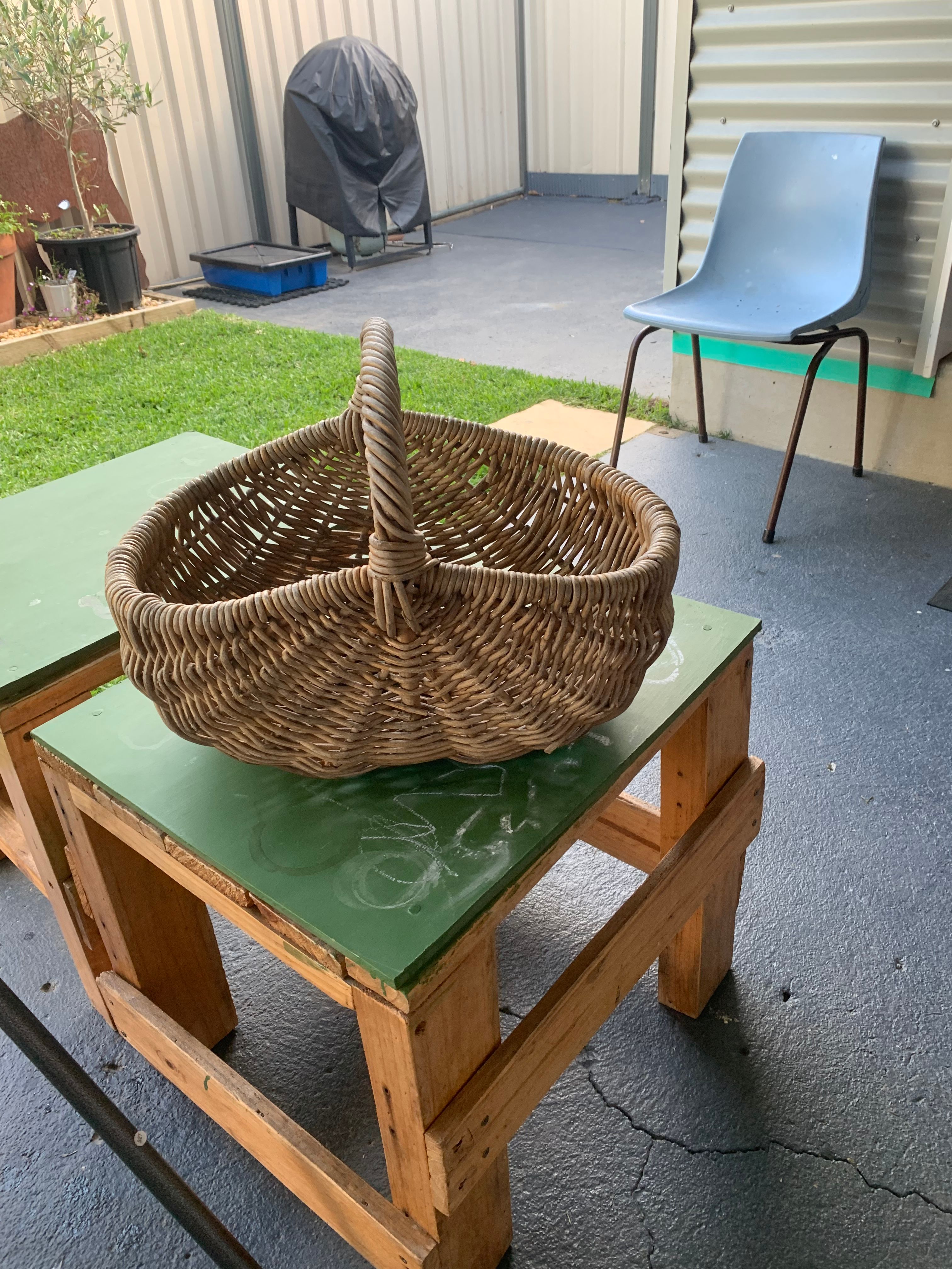 How to paint an old cane basket? Bunnings community