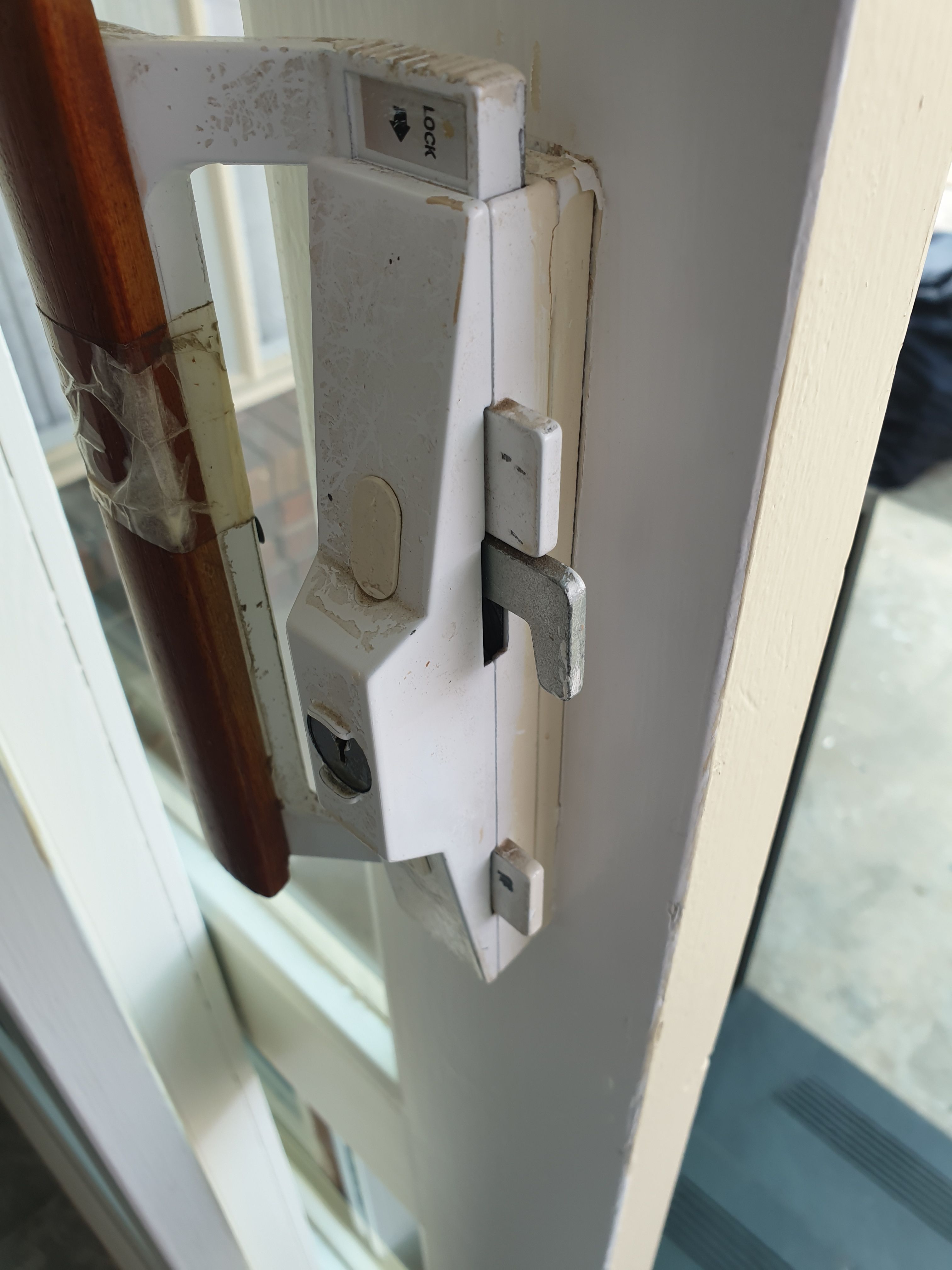 How to remove glass sliding door lock? Bunnings community
