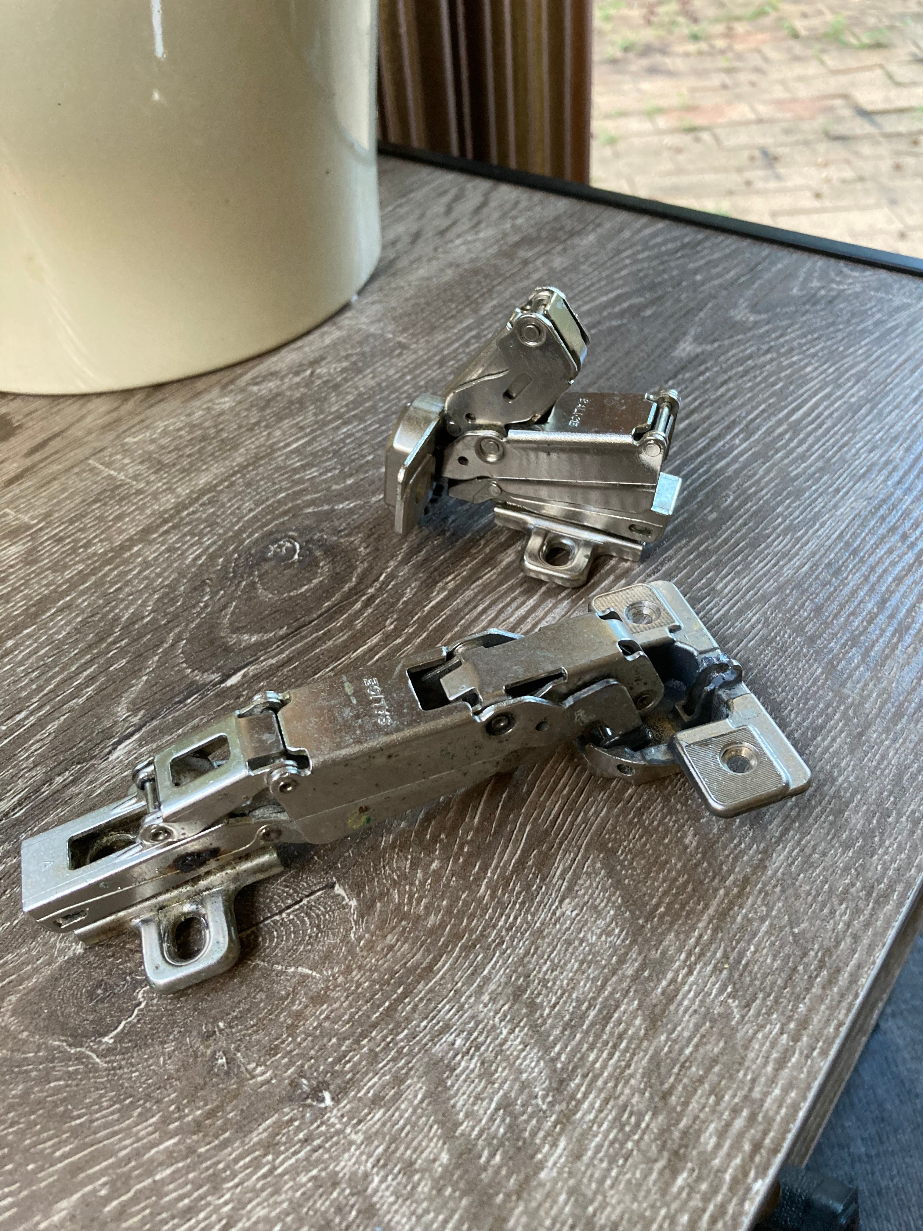 What hinge do I need for kitchen cupboar... Bunnings community