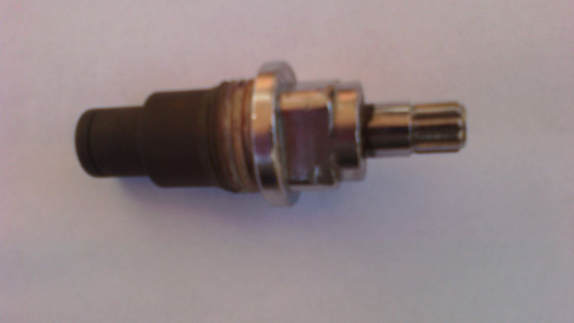 1 Irwell Type 98 basin tap spindle with spline shaft end.jpg