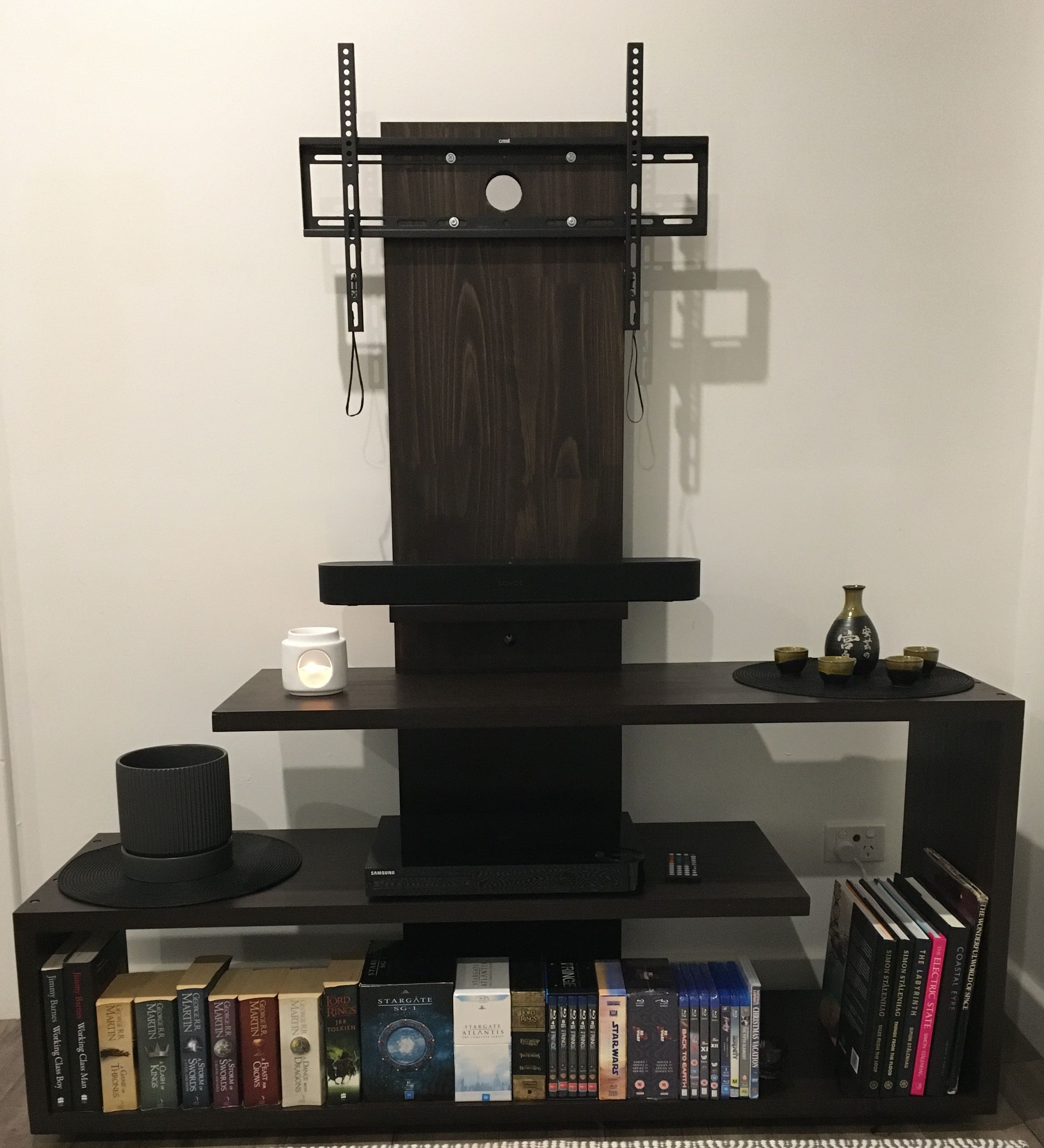 DIY freestanding floating shelf / wallm... Bunnings community