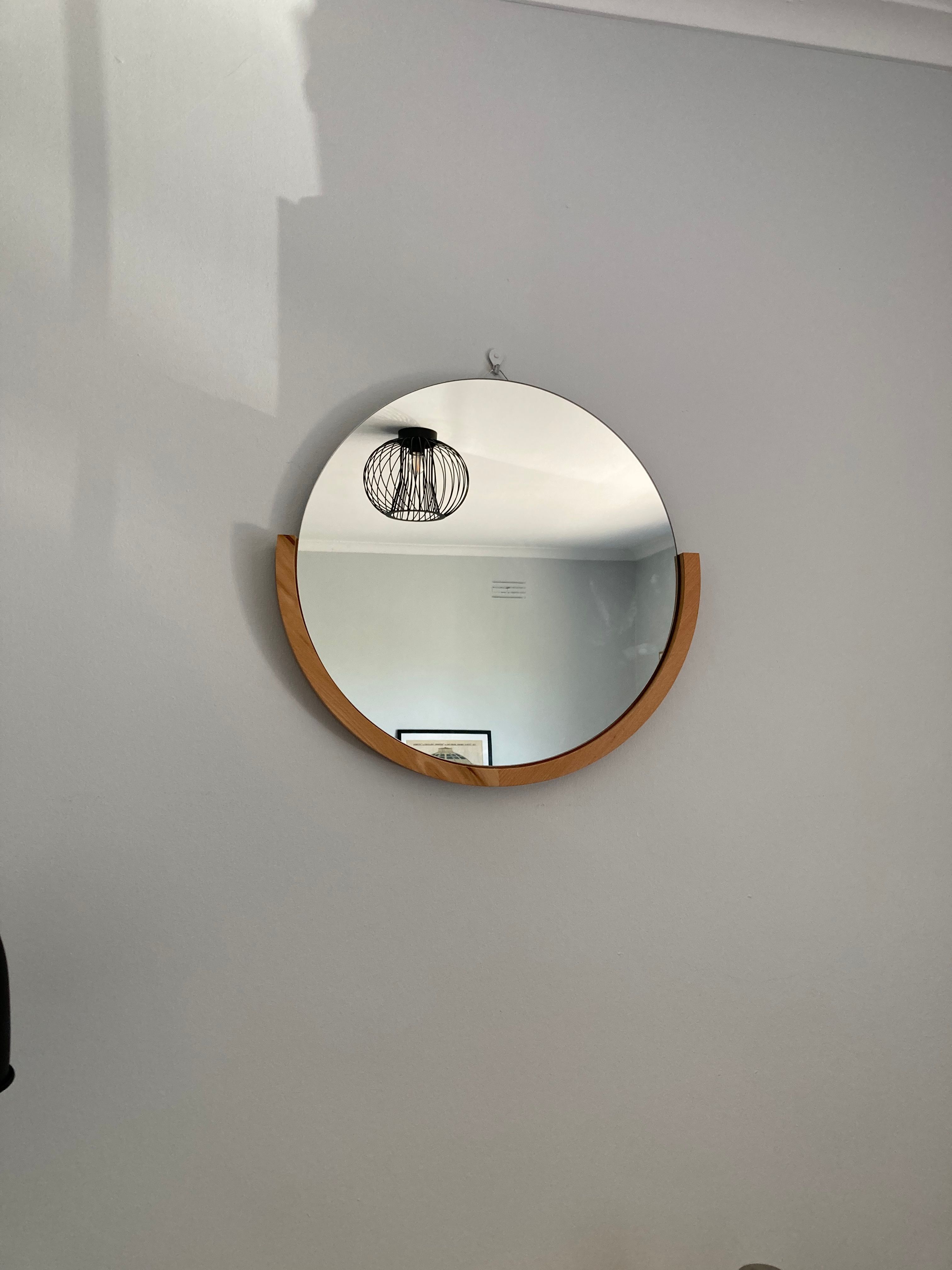 Solved How to hang a mirror in a rental? Bunnings community