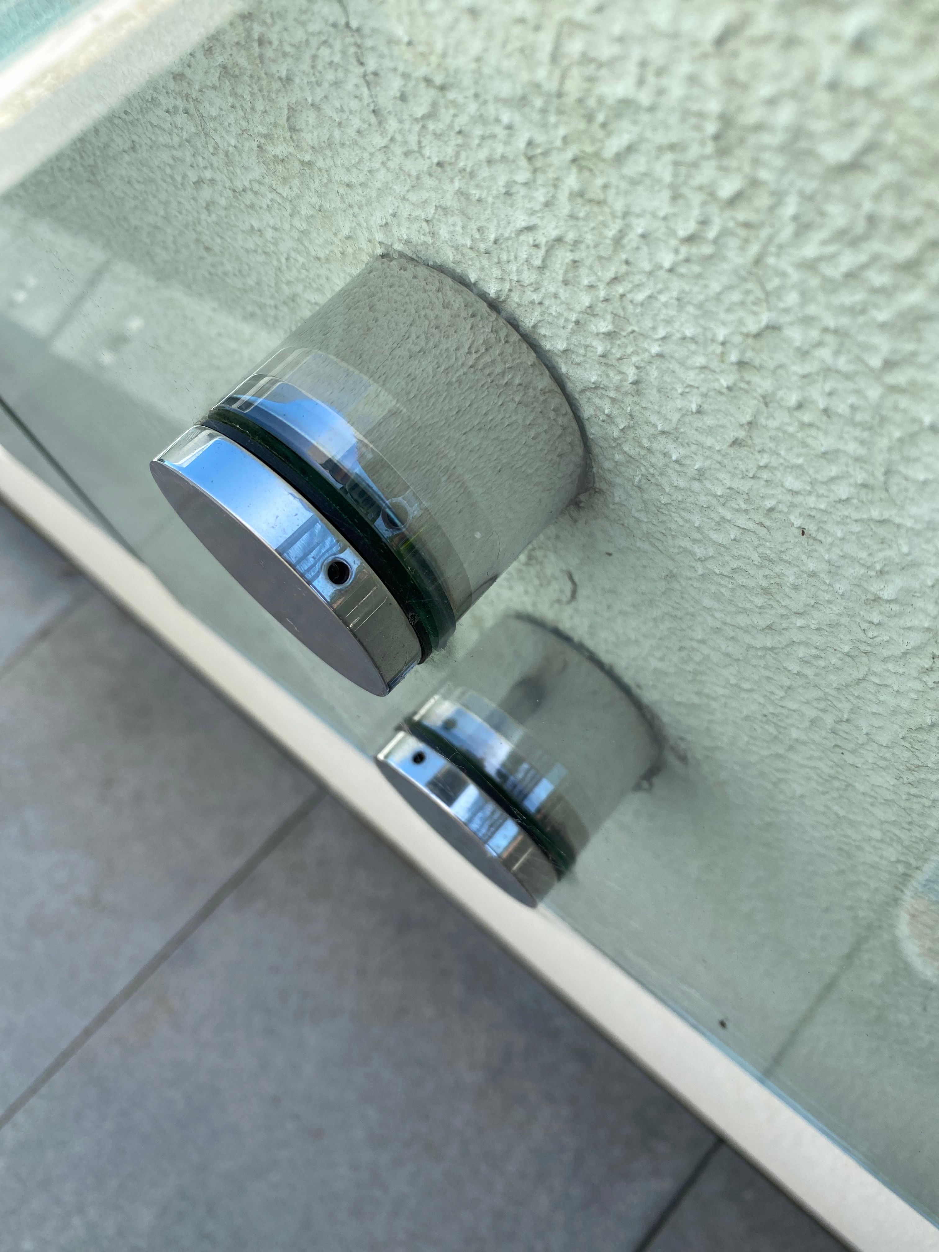 Solved How to remove balustrade glass panels? Bunnings community