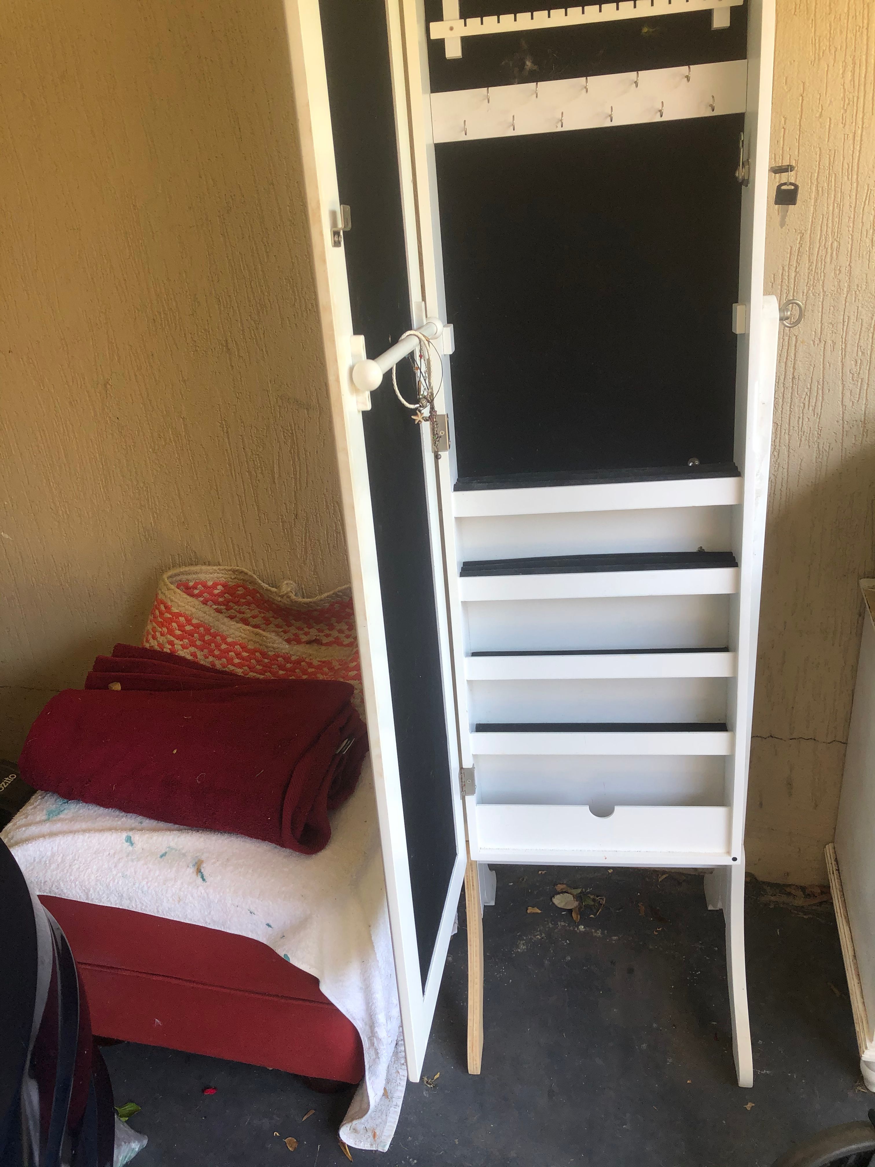 What paint to use on bedroom mirror? Bunnings community