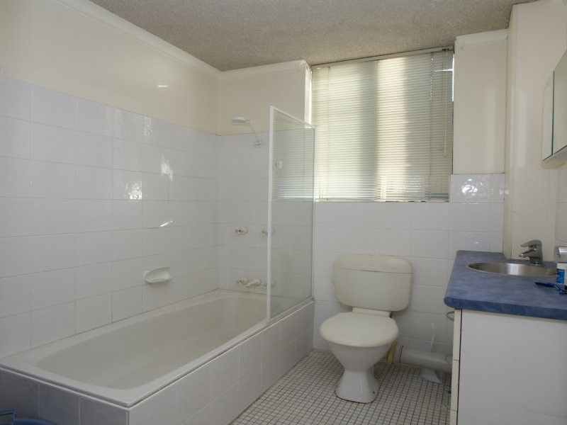 Apartment makeover using paint and vinyl... Bunnings community