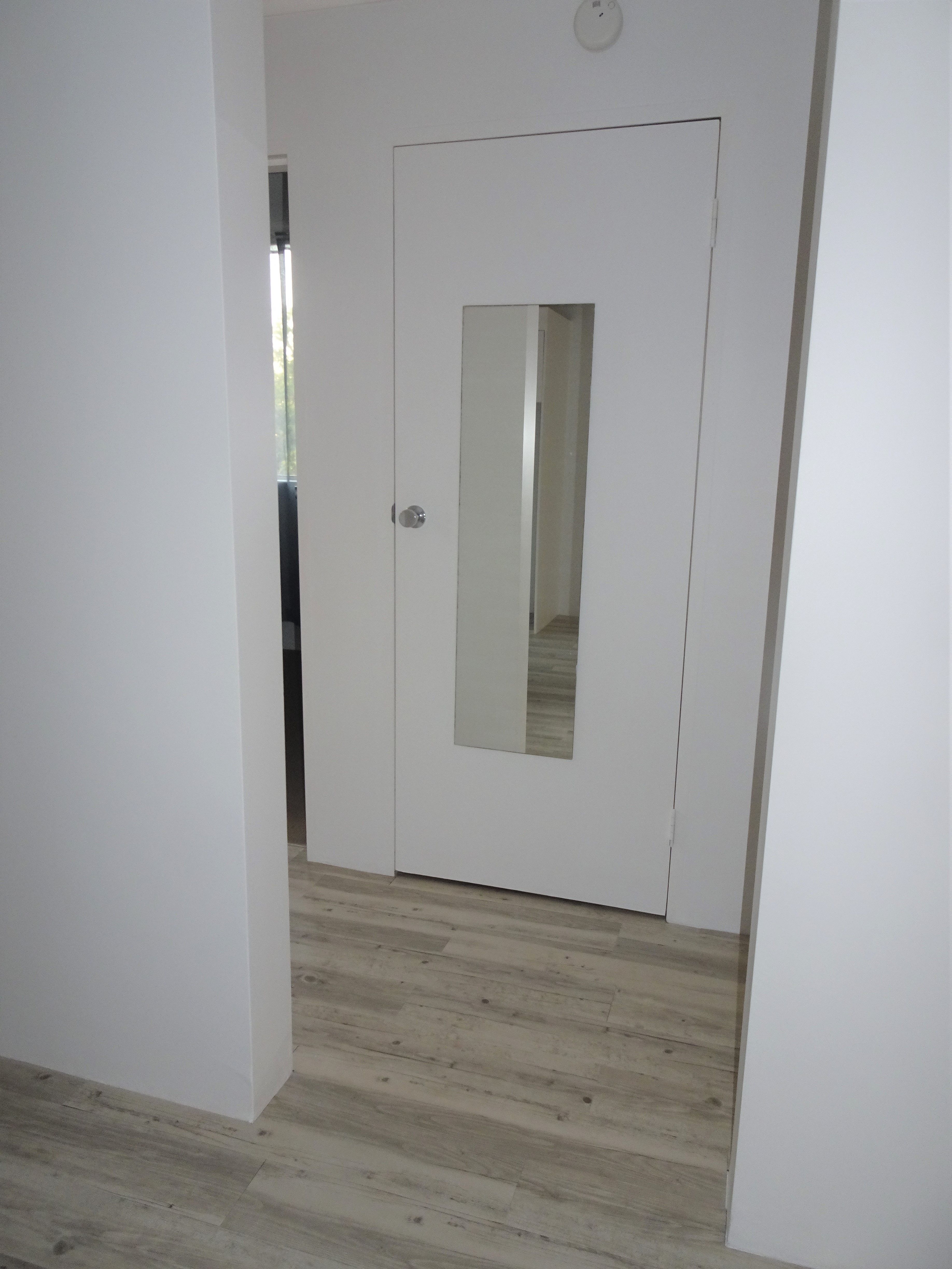 Apartment makeover using paint and vinyl... Bunnings community