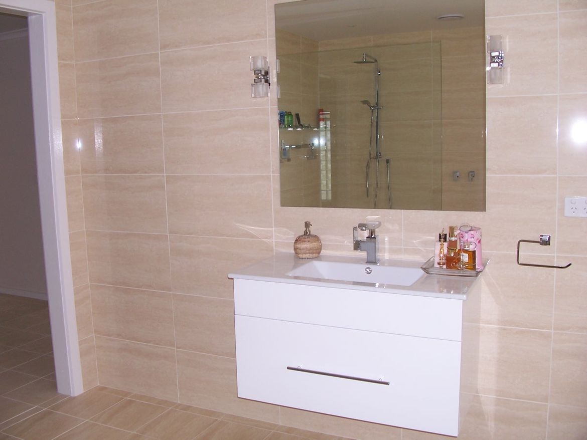 Main Bathroom Vanity.JPG