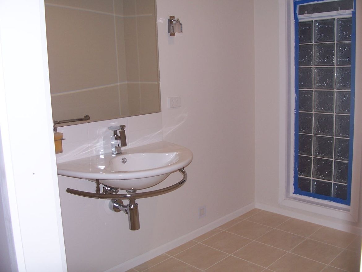 Toilet Handbasin.JPG