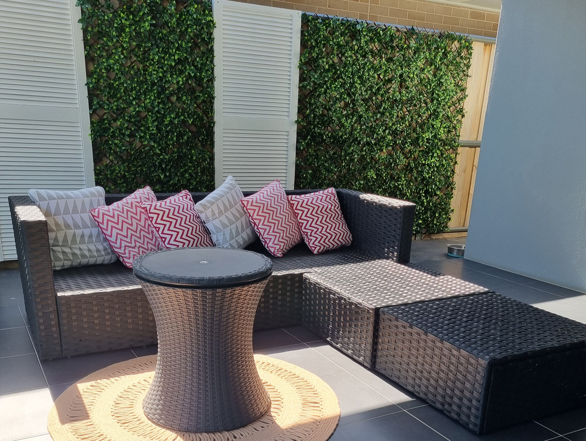 hedge feature wall.png