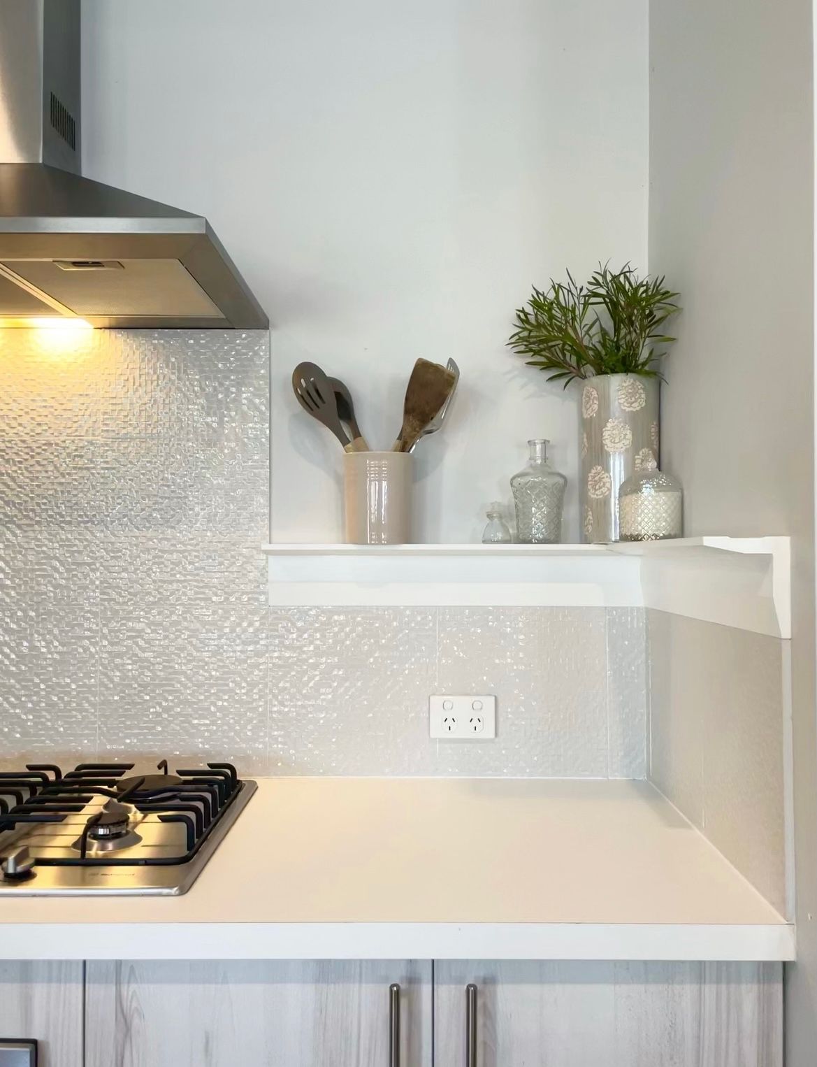 DIY kitchen shelves using Pine moulding Bunnings community