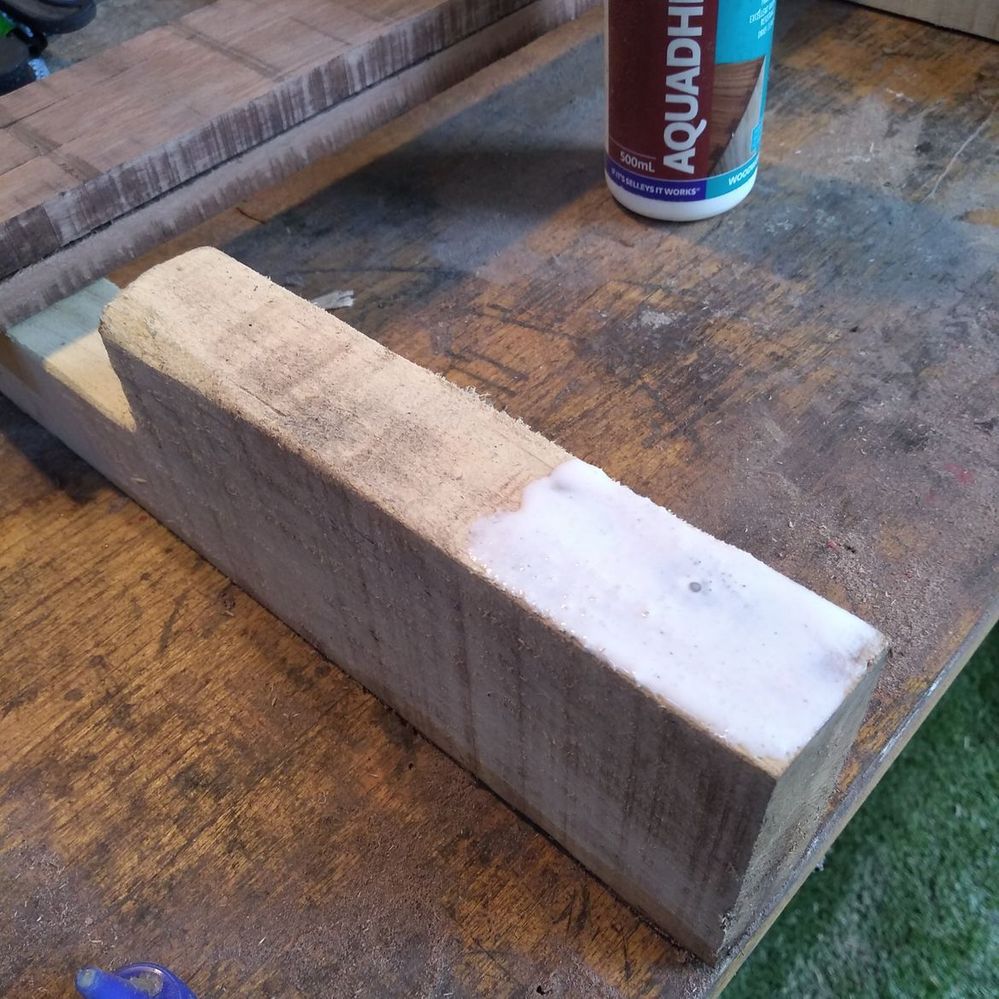 3.1 Applying glue to runner.jpeg