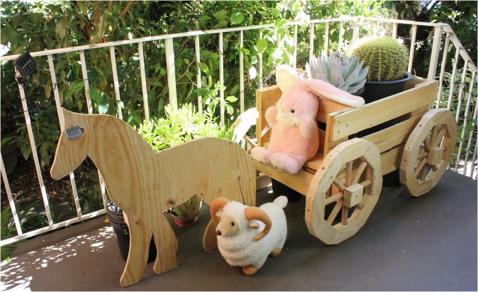 Horse and cart planter