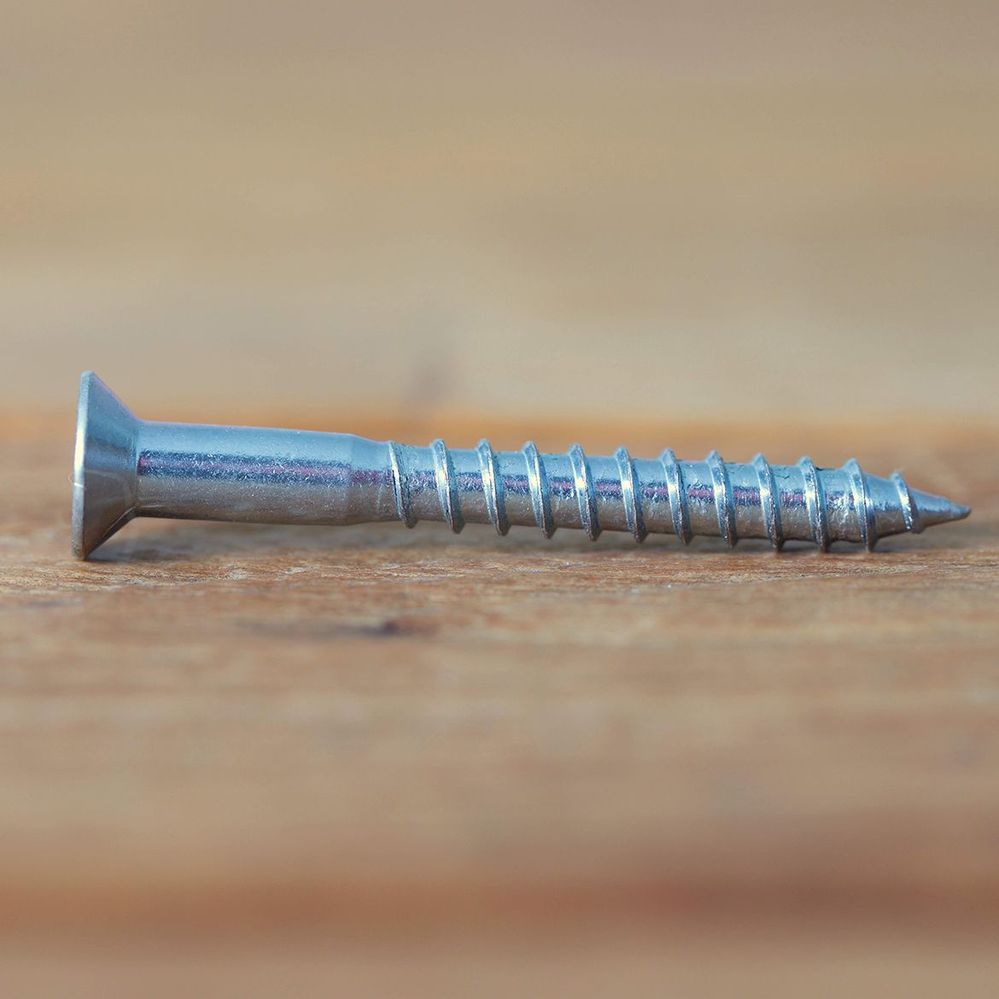 A zince plate screw