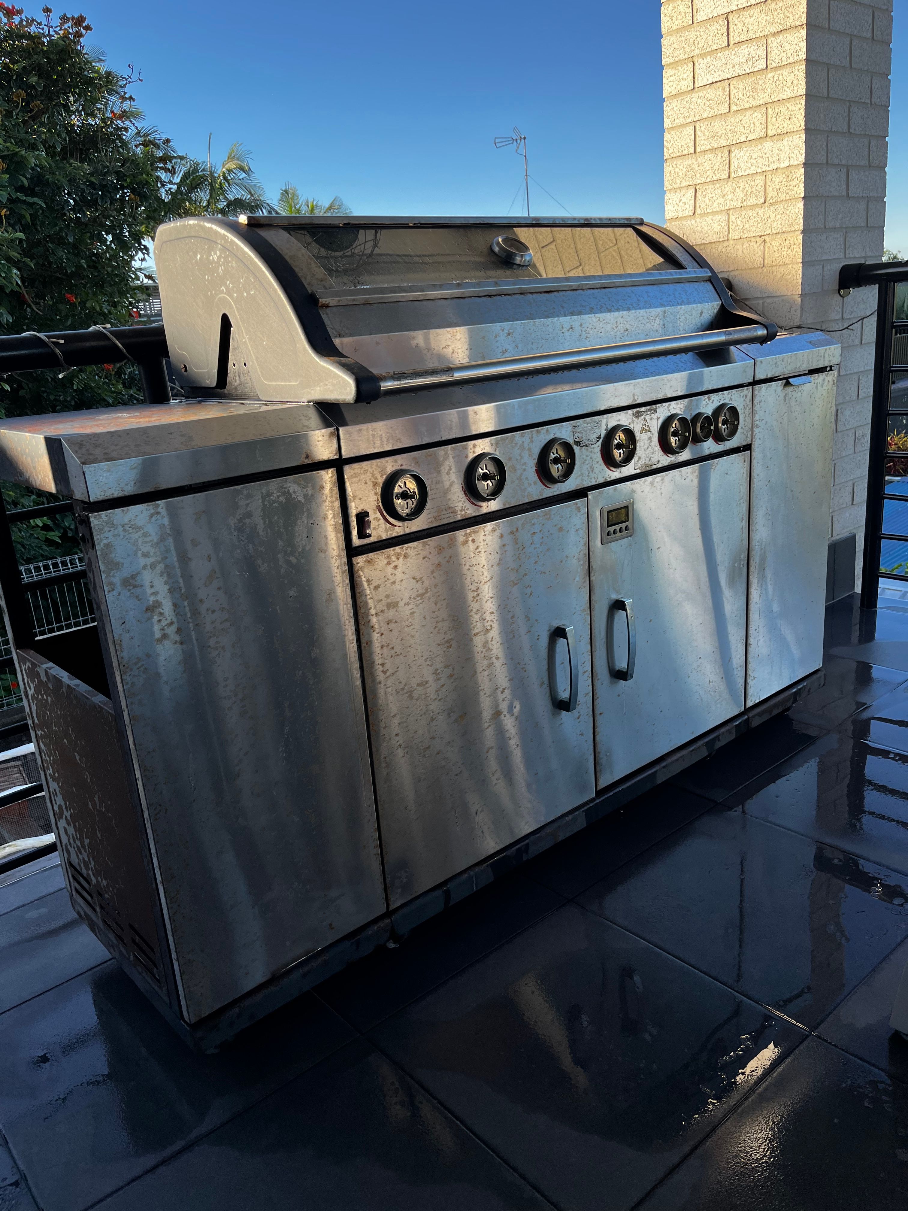 Barbecue makeover using spray paint Bunnings community