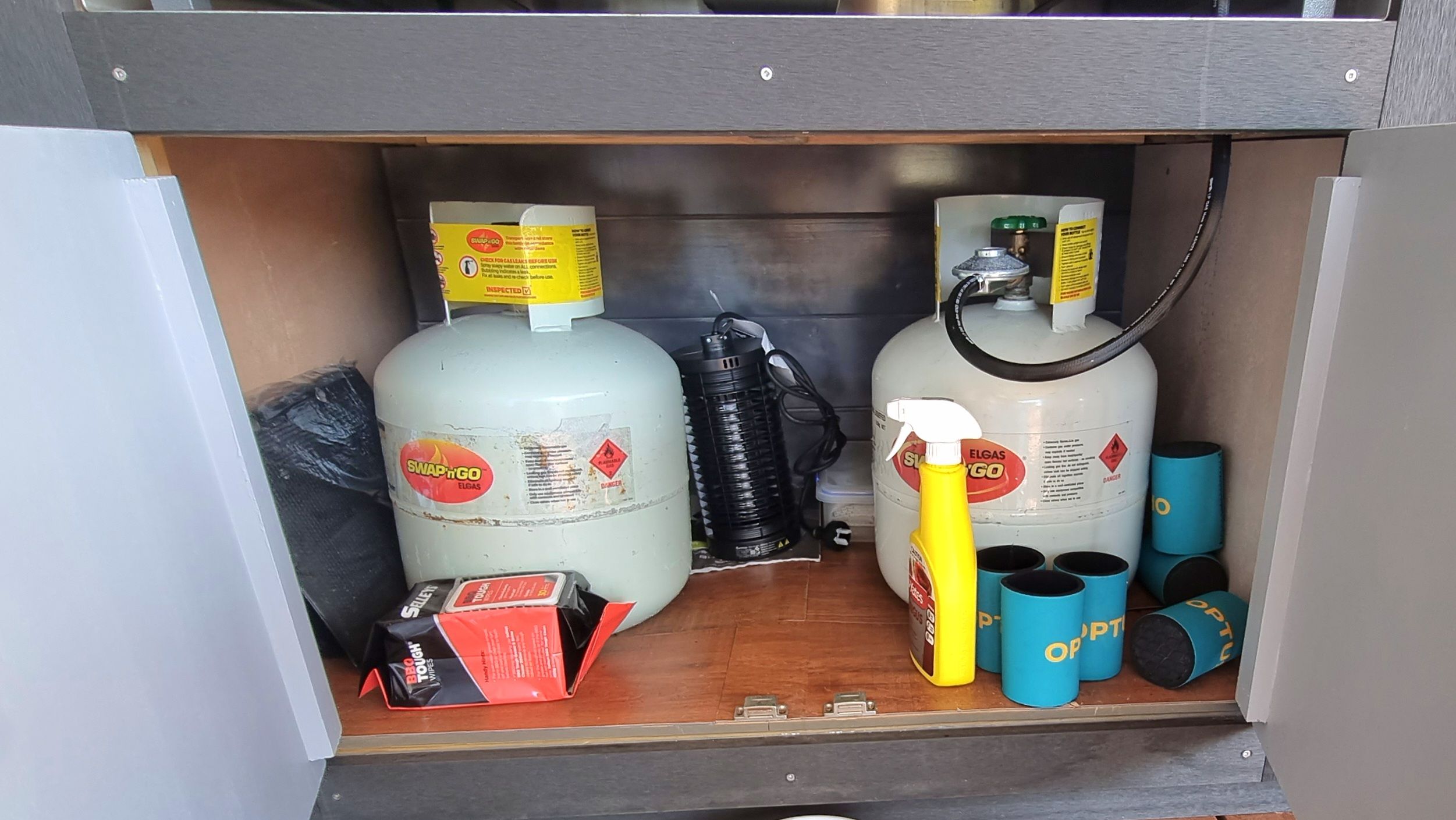 Barbecue stand with dog kennel Bunnings community