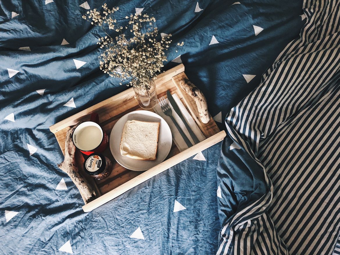 D A L L A S , Breakfast Tray