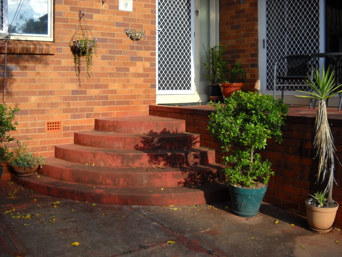 Semi-circular steps to front door