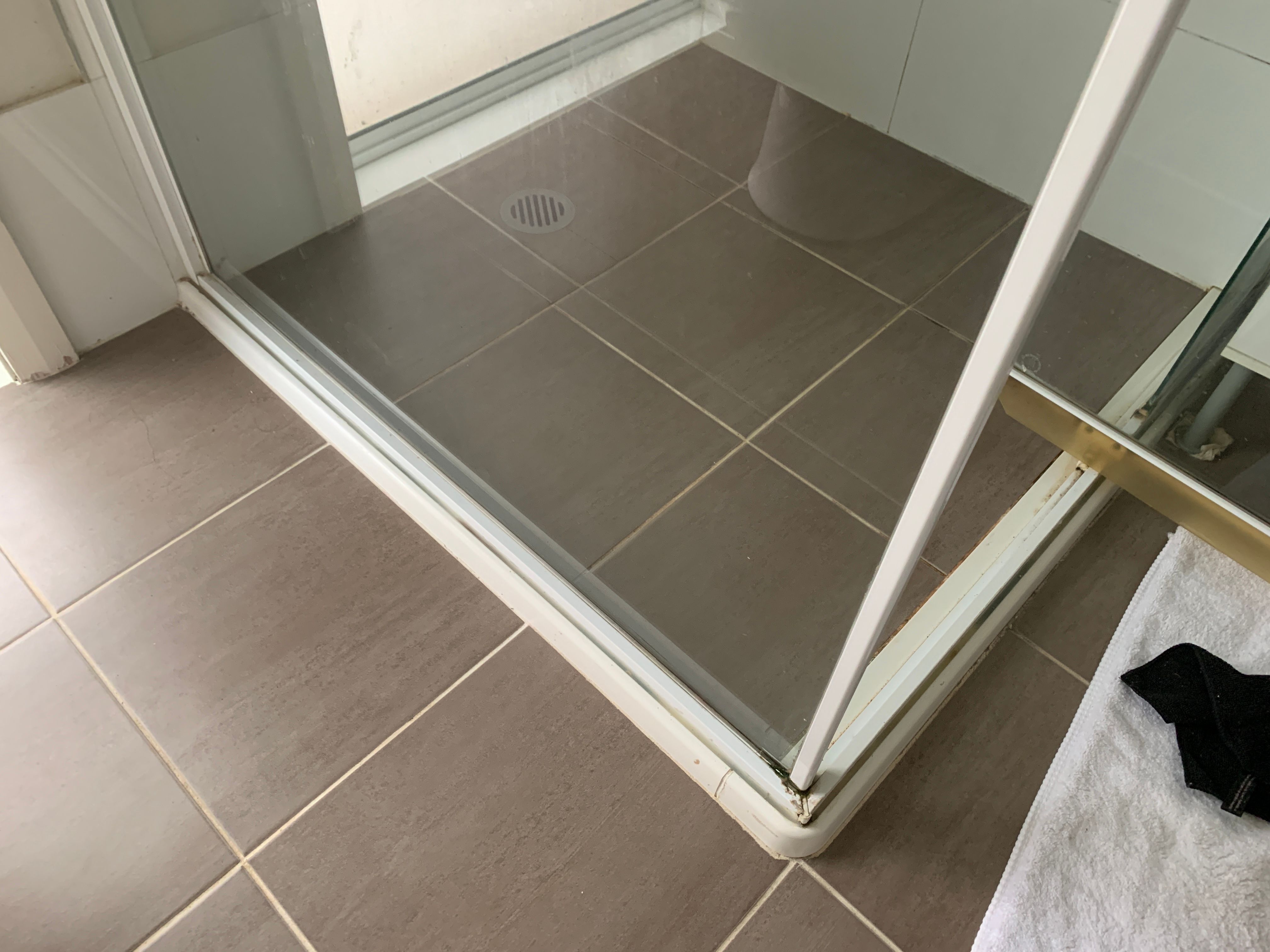 Solved How to replace shower screen? Bunnings community