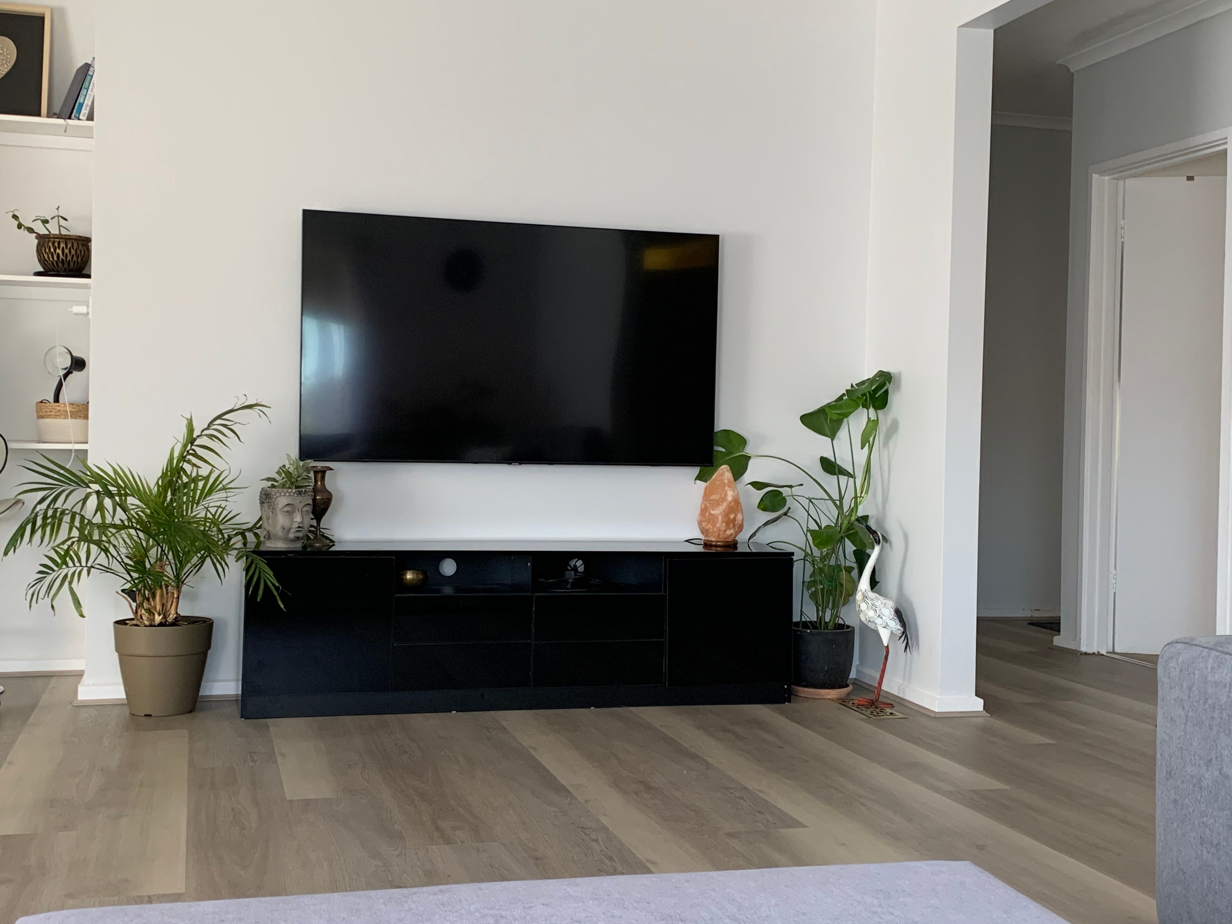 Living room painting and refreshing ambi... Bunnings community