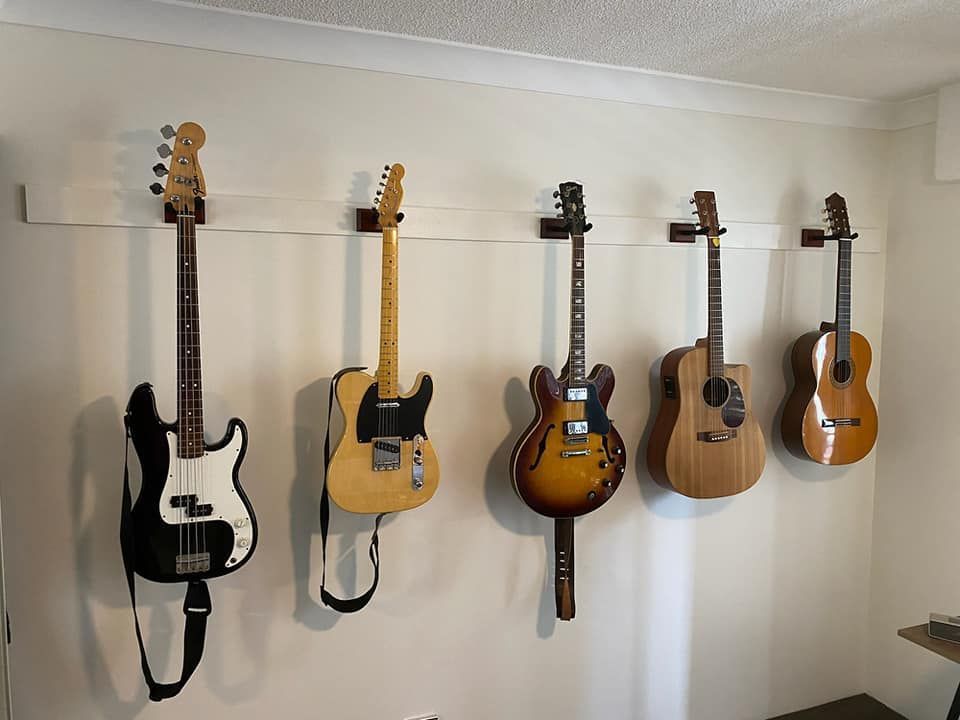 guitarrack.jpg