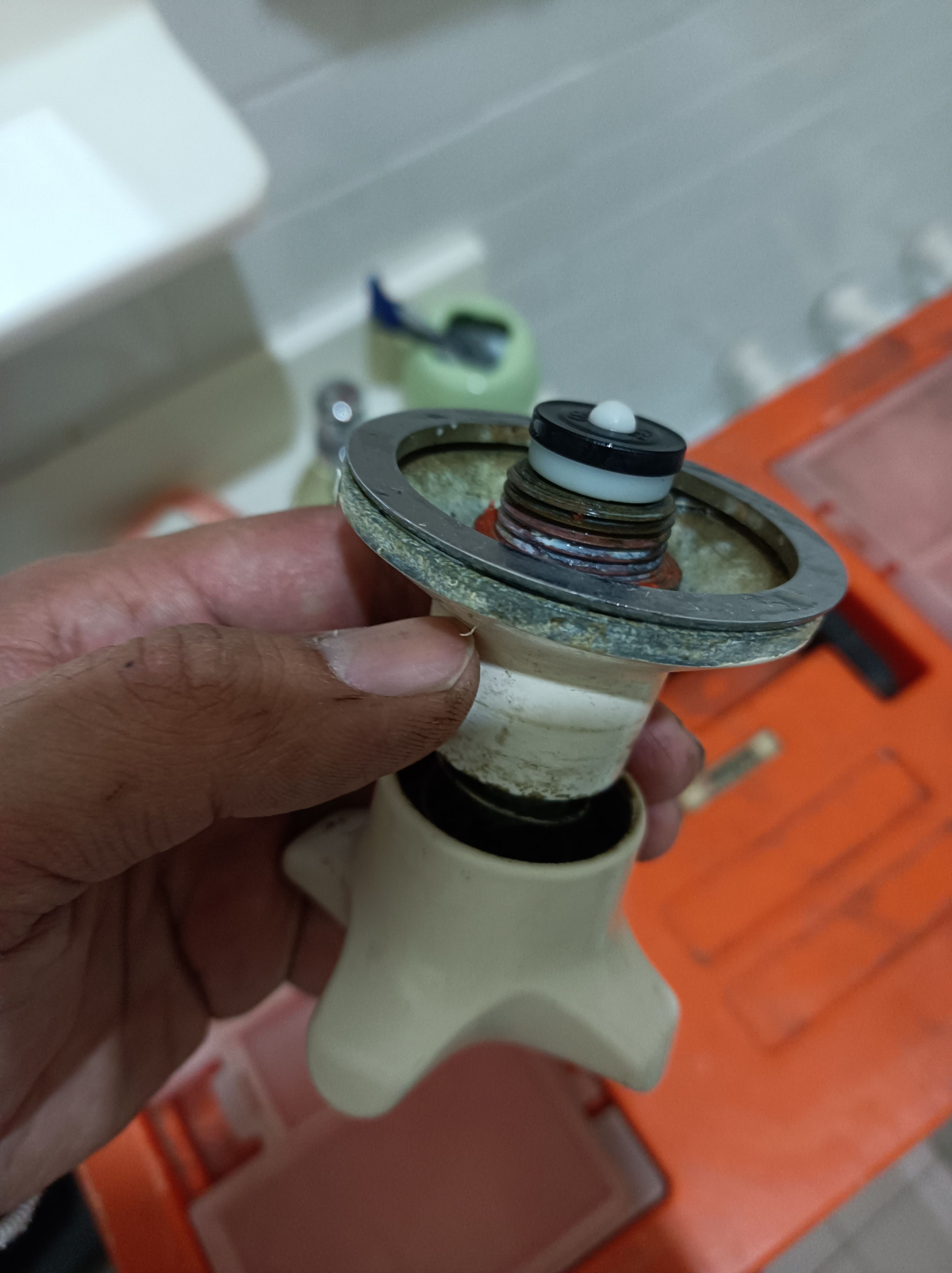 Solved How to remove old type wall tap assembly... Bunnings