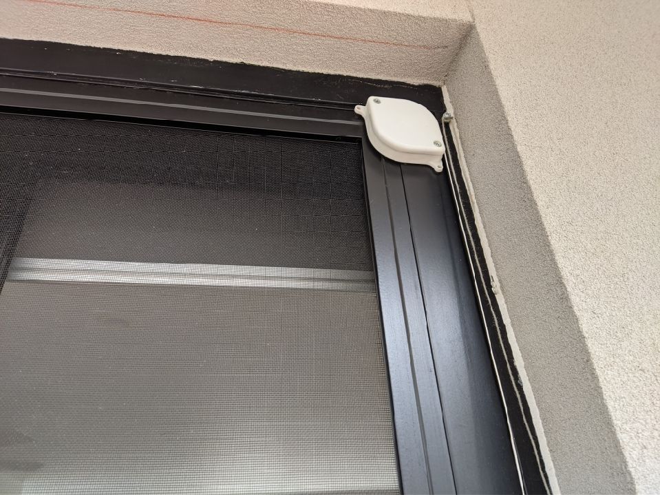 Better solution for sliding screen door Bunnings community