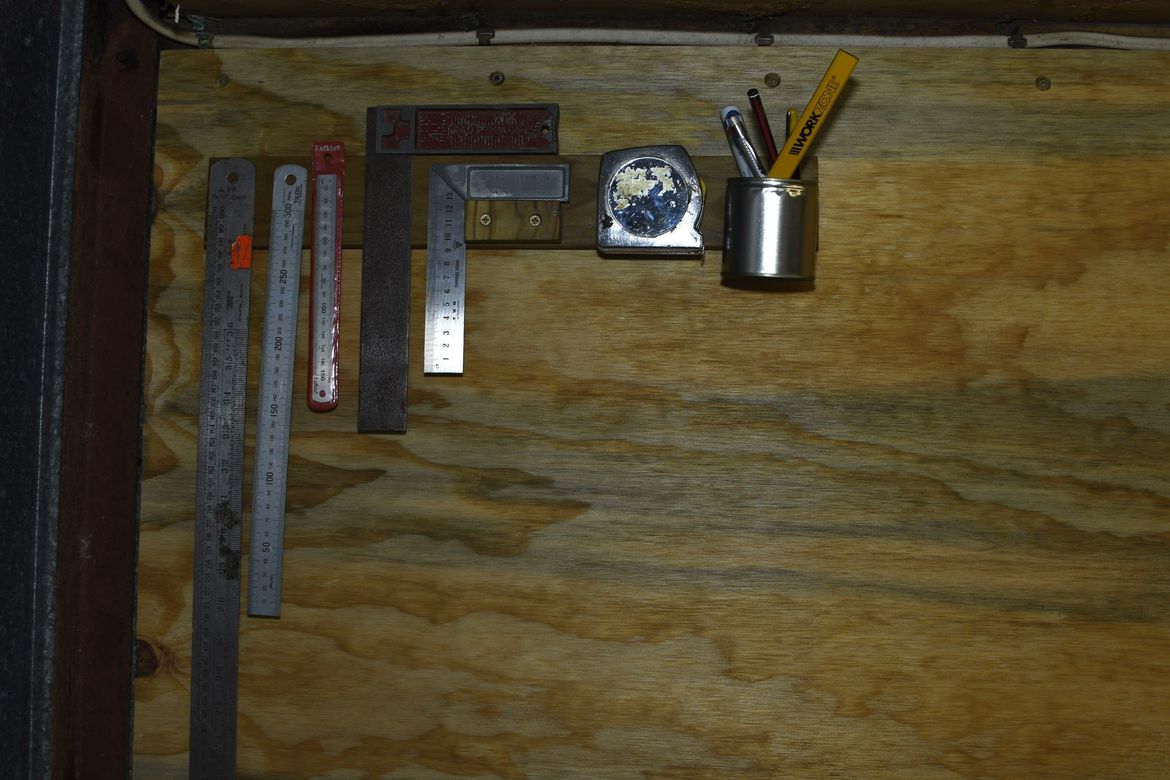 Loaded up. Earlier tests showed 2 magnets were fine for the 1m steel rule. That may not be the case.