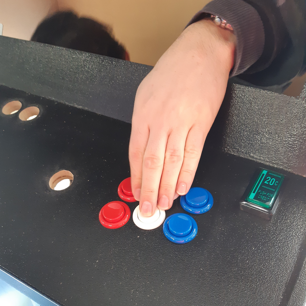 14.3 Installing control buttons.png