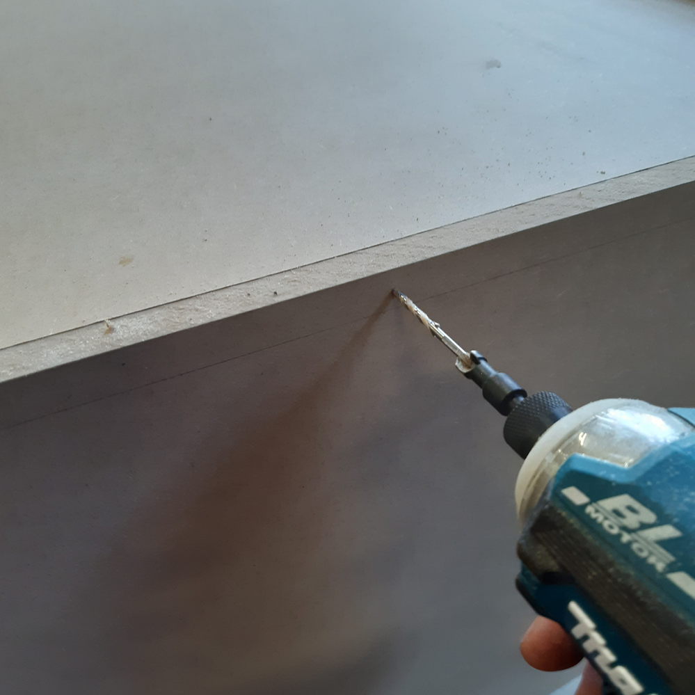 4.1 Pre-drilling and countersinking holes.png