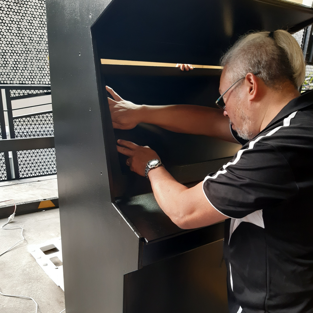 11.3 Test fitting monitor.png