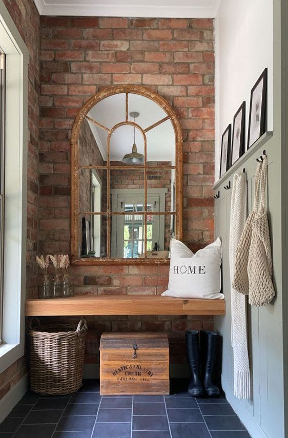mud_room_niche.jpeg