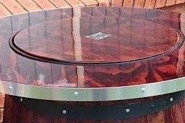 Lid fitting with a slight wobble