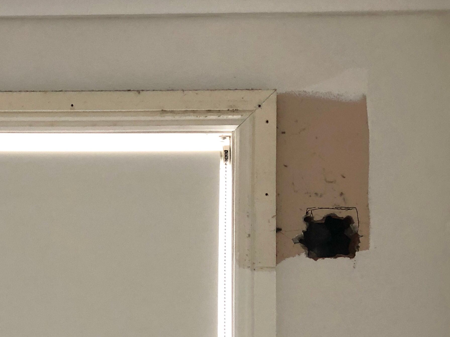 How to fill a hole in internal brick wal... Bunnings community