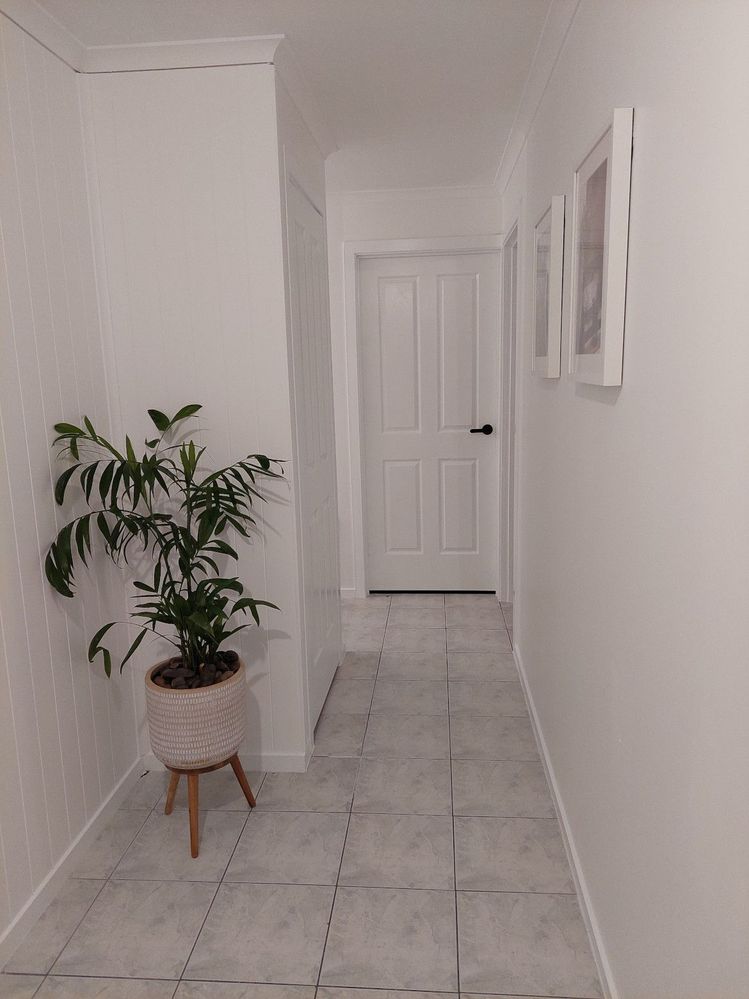 hallway-before.jpg