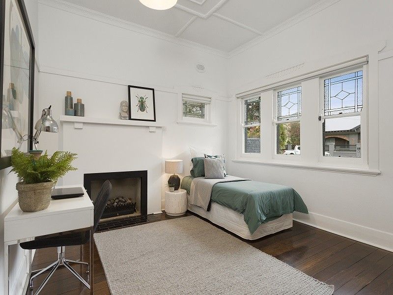 dressy estate agent "before shot"