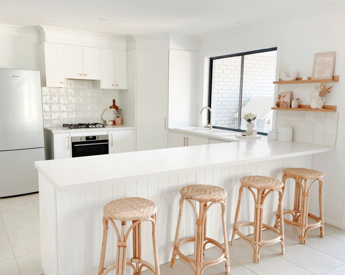 bright-coastal-kitchen.jpeg