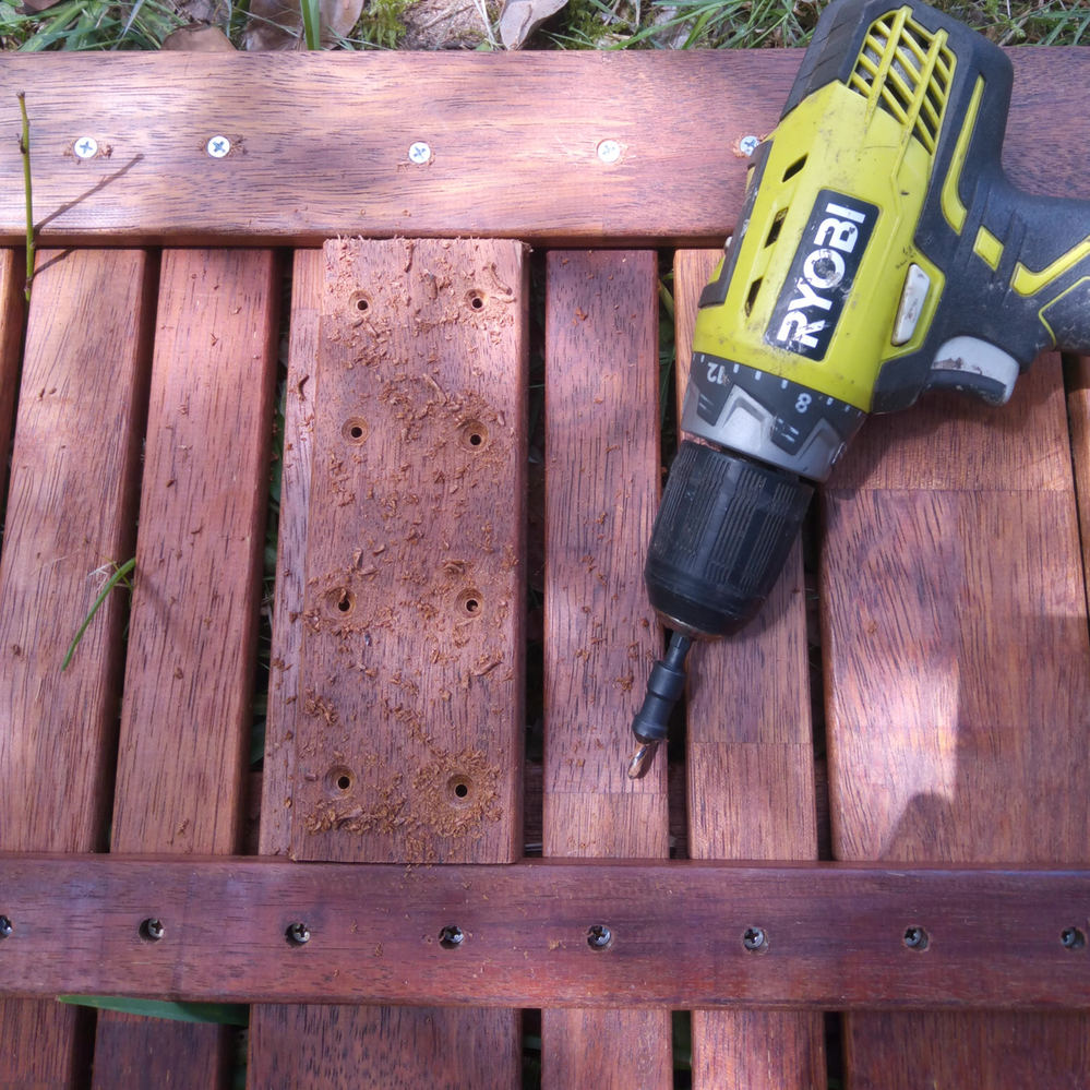 7.2 Pre-drilling hinge mounting plates.png