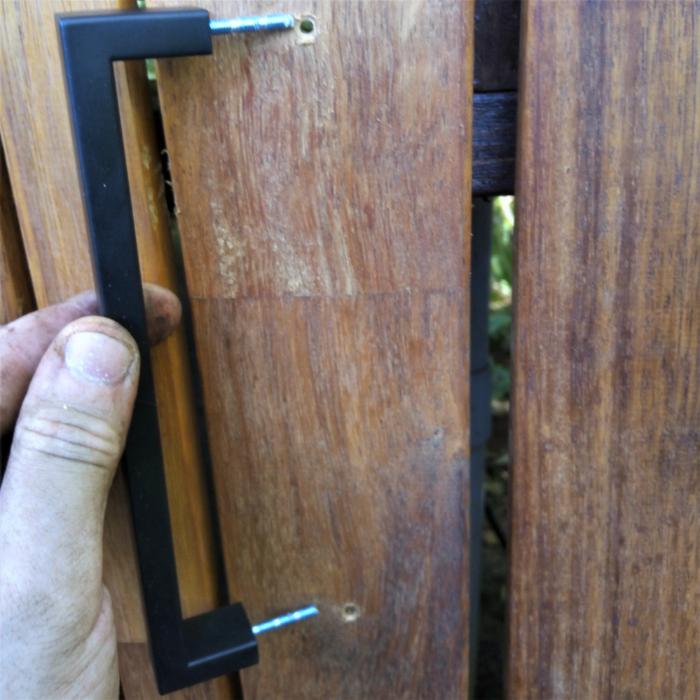 12.1 Pre-drilling handle holes.png