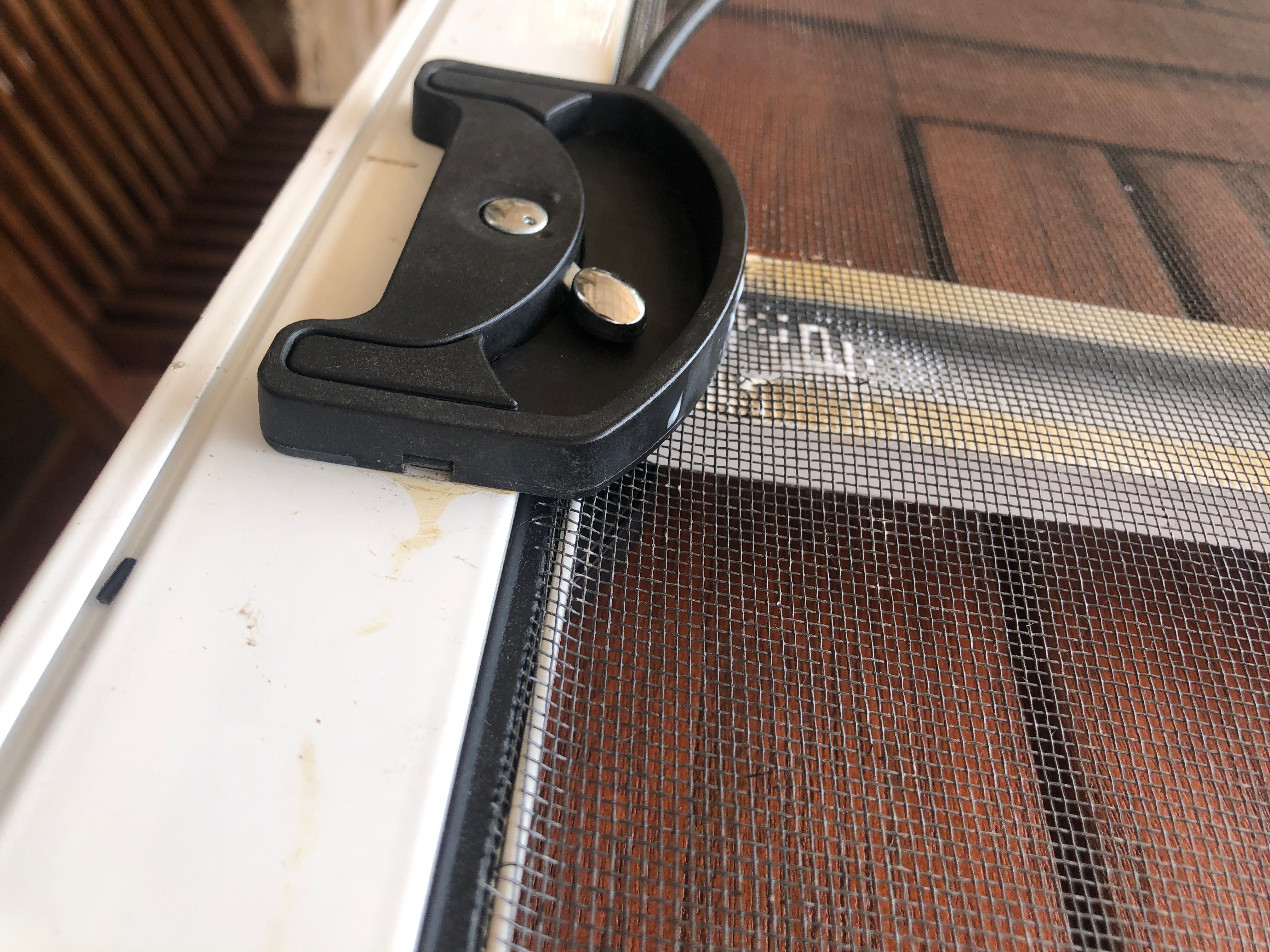 How to remove fly screen handle? Bunnings community