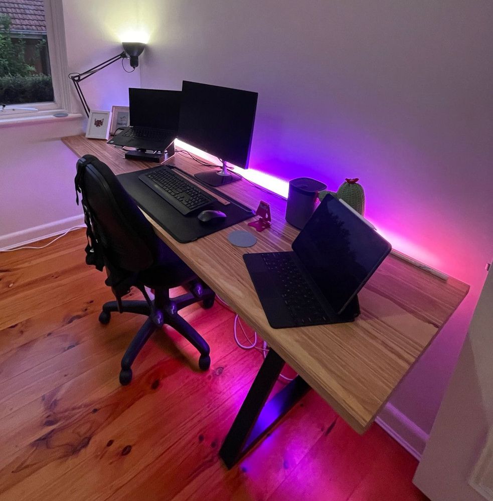 desk-with-light-strip-turned-on.JPG