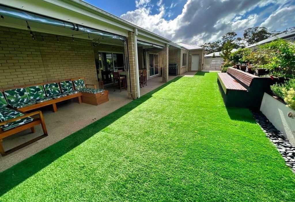 synthetic-turf-in-side-yard.jpeg