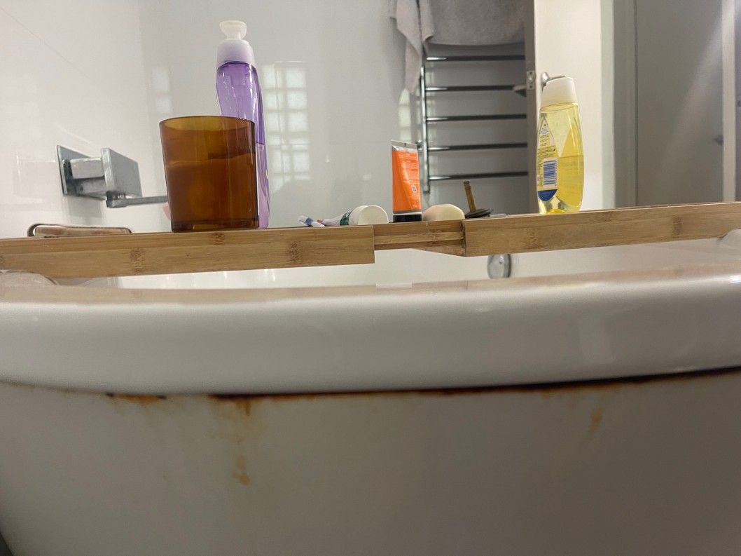 How to treat rust in bathtub rim? Bunnings community
