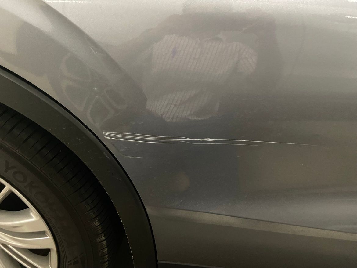 How to remove scratch on car?