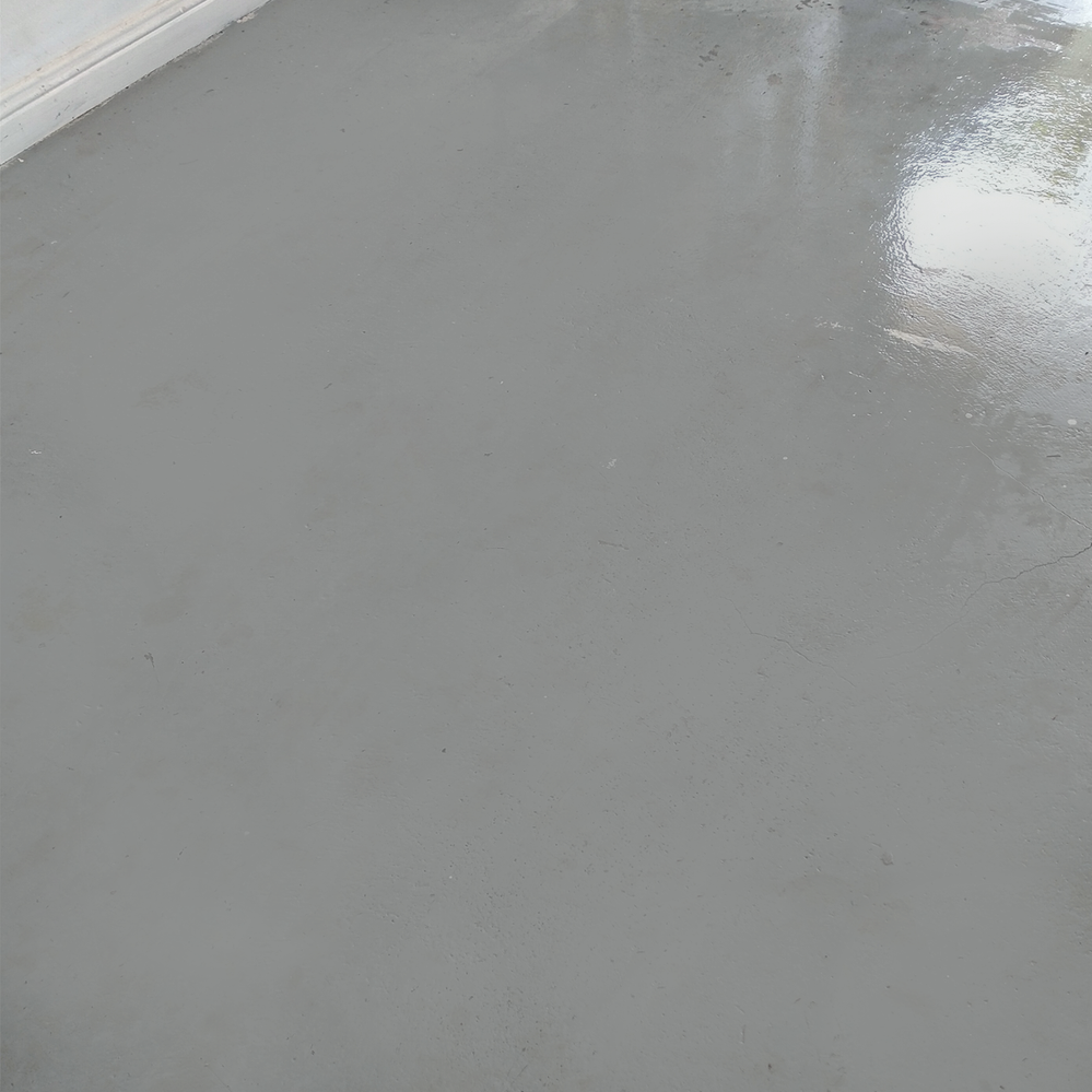 6.4. Clean garage floor with no stains.png