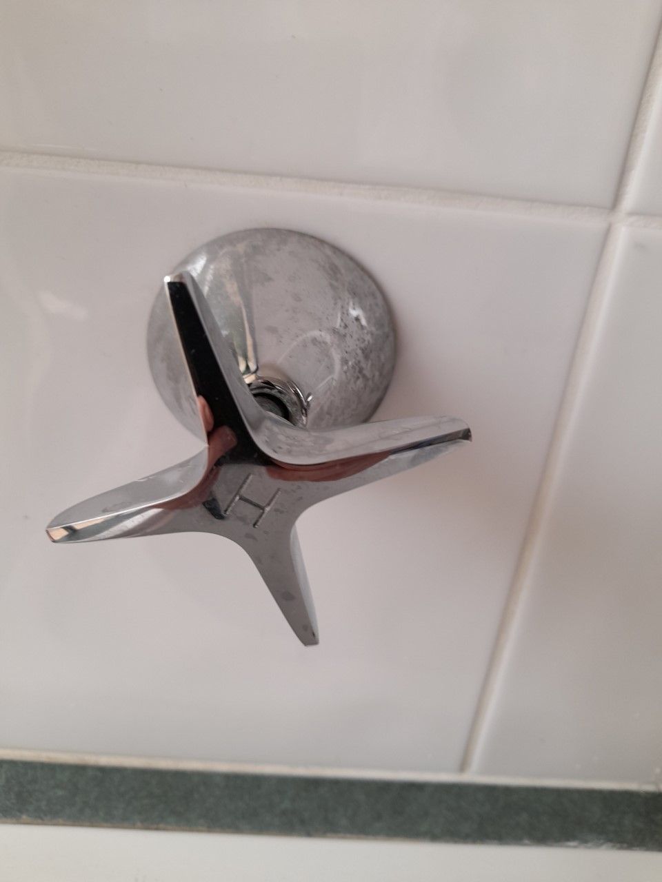 Solved How to remove leaking laundry tap handle... Bunnings